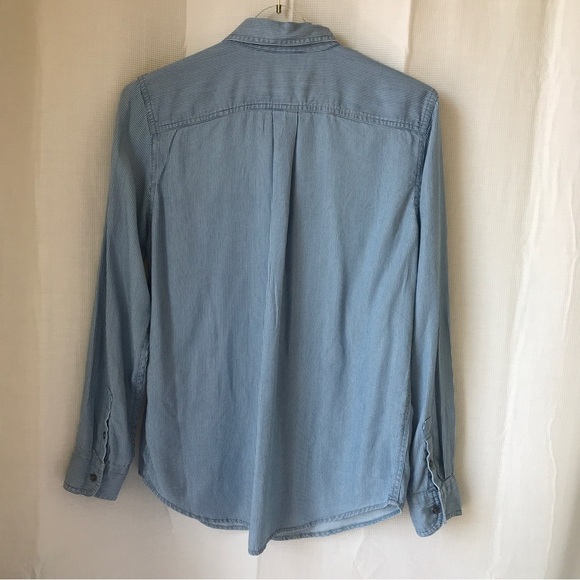 Chaps size M long sleeve button up shirt blue/white small stripe - Picture 3 of 8